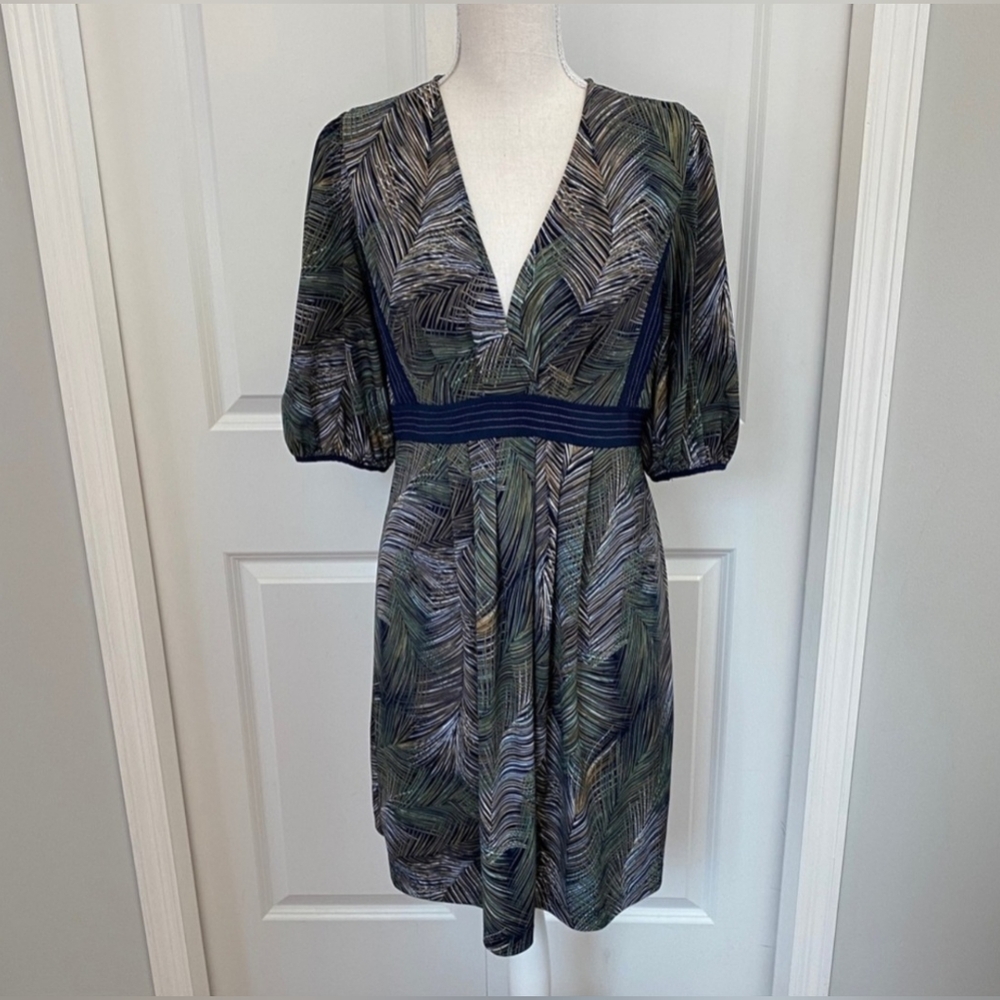 BCBGMaxAzria Blue/Green Feather Print Jersey Dress